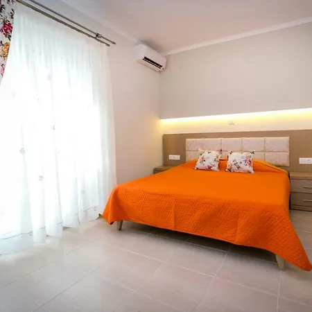 Aglaia Apartman Skála Marión