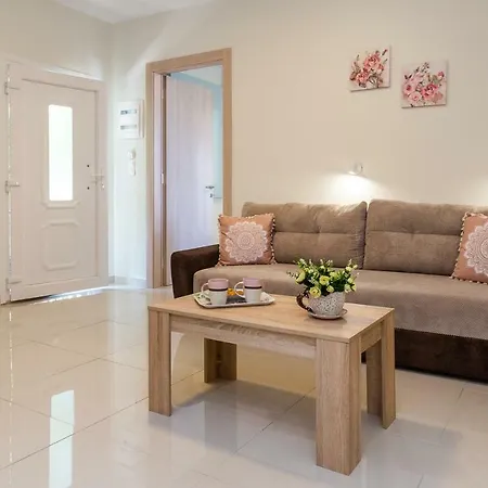 Daire Aglaia Skála Marión