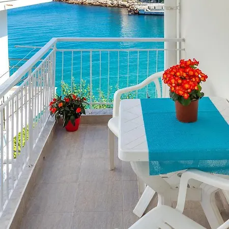 Aglaia Apartment
